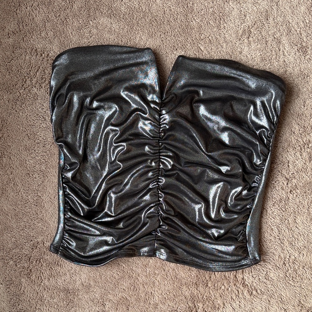 Buckle Metallic Black Crop Top